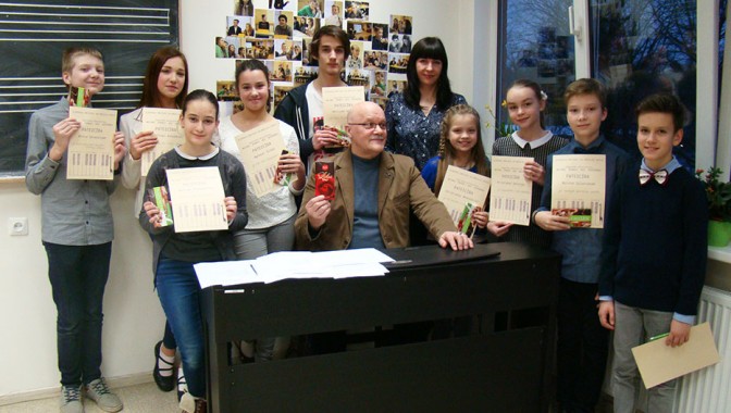 Jaunrades pēcpusdiena “Neturi žirafi aiz dzīvžoga”